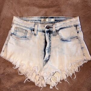 KanCan Women's Frayed Hem Jean Shorts - Light Blue